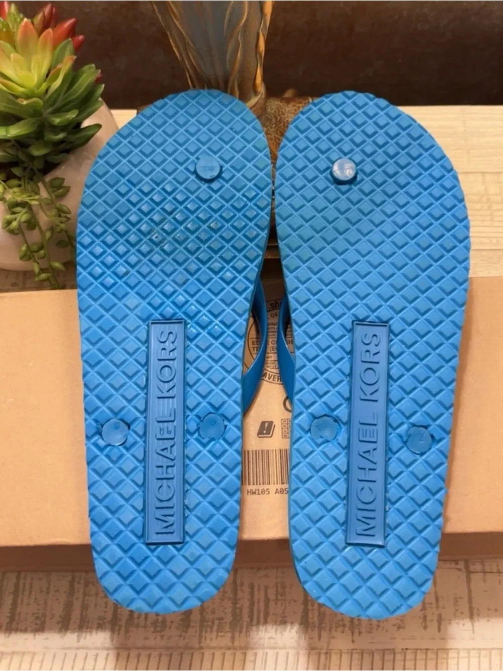 Like New ~ Michael Kors Blue & White Striped Logo Flip Flops ~ Size 10